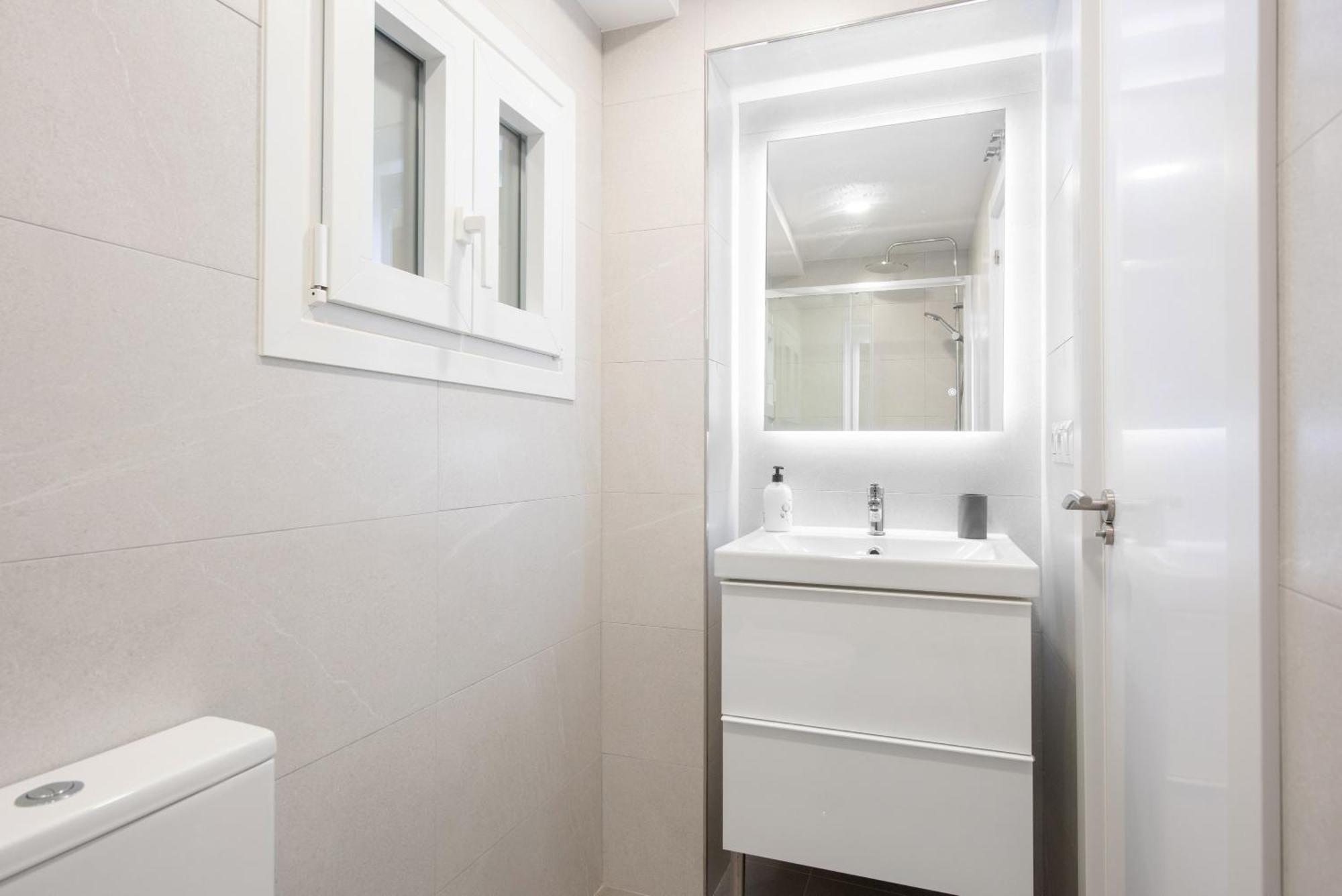 Malaga Hub Apartment Bagian luar foto