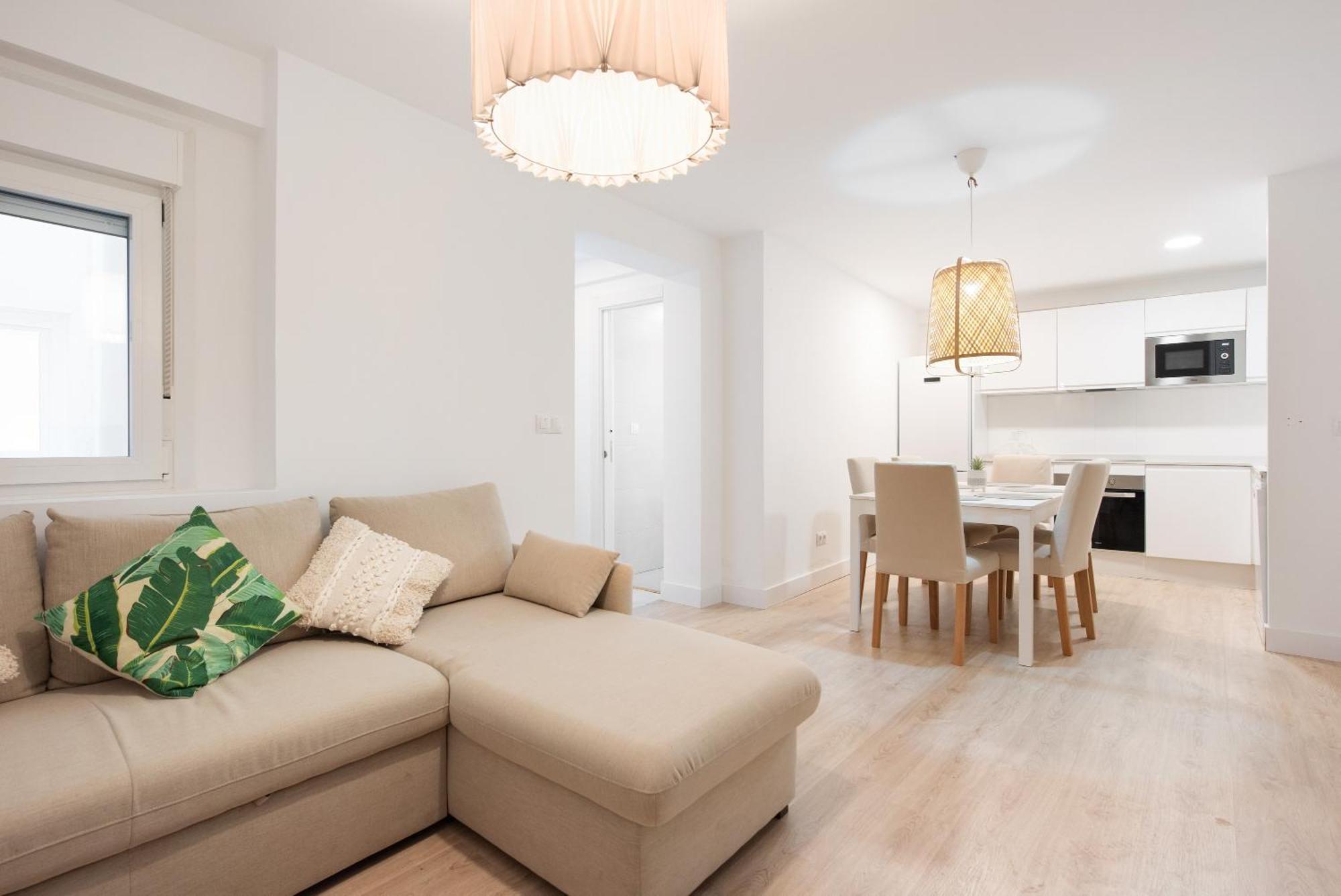 Malaga Hub Apartment Bagian luar foto