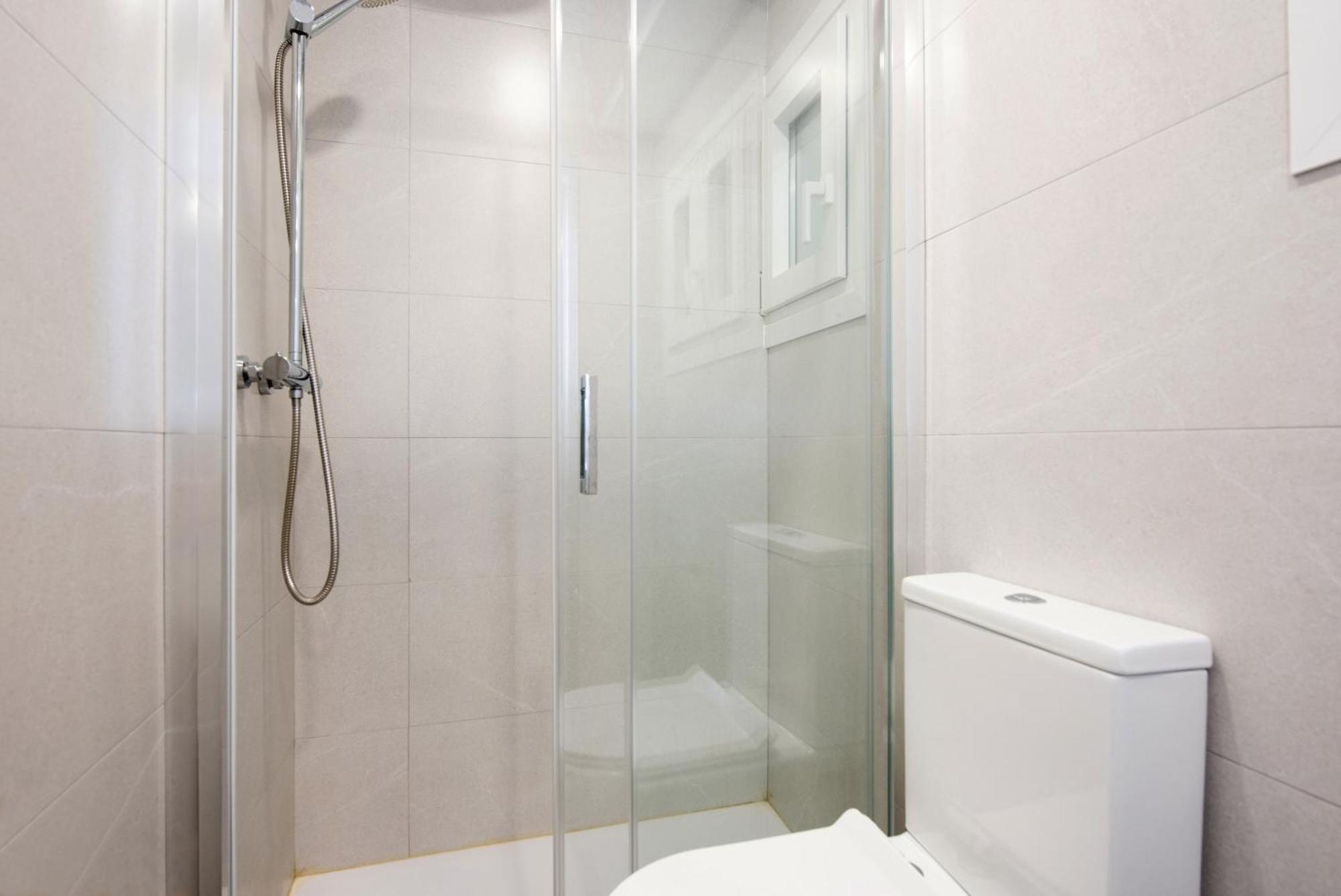 Malaga Hub Apartment Bagian luar foto