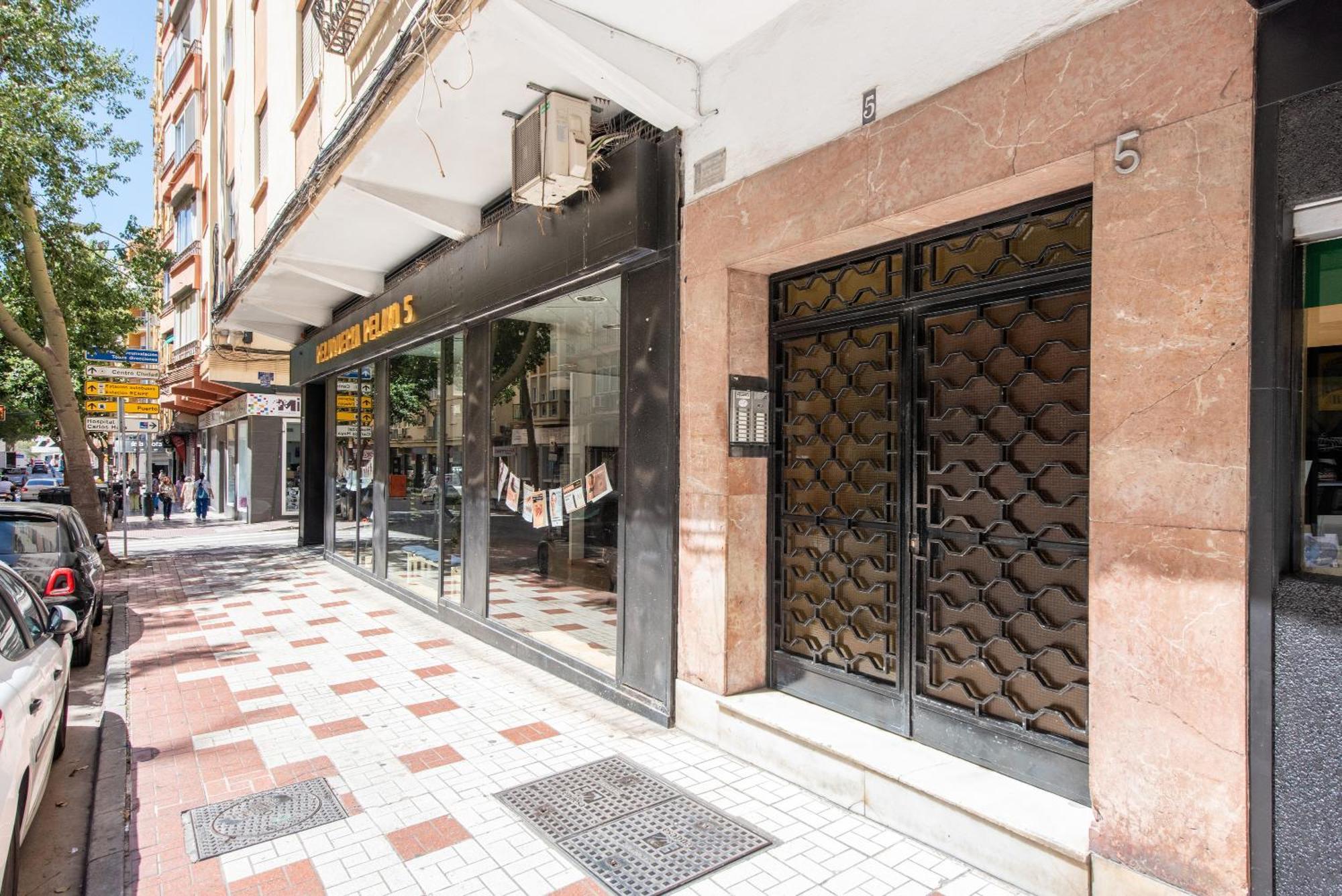 Malaga Hub Apartment Bagian luar foto